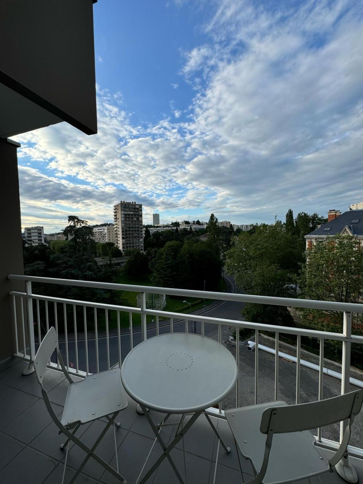 Appart' Hotel Fauriel Saint Etienne Avec Parking Exterior foto